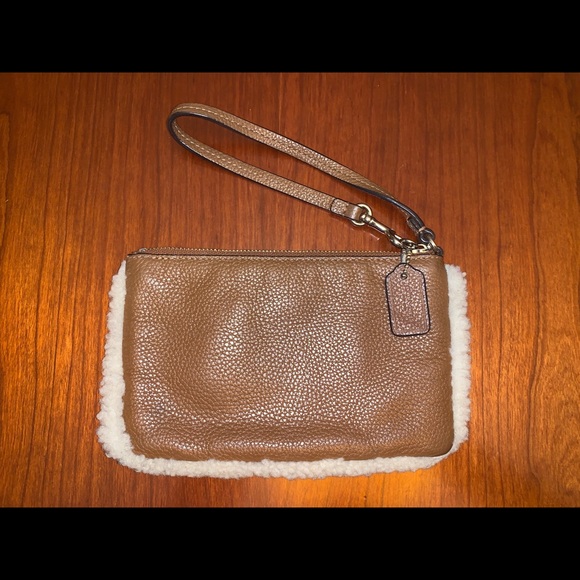 Coach Wristlet - Picture 4 of 7